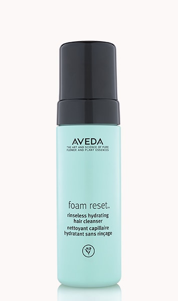 aveda foam reset™ rinseless hydrating hair cleanser